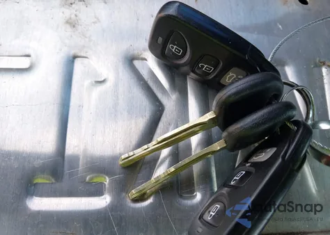 2020 Hyundai Elantra Sel z USA, uszkodzony, nr VIN 5NPD84LFXLH557572